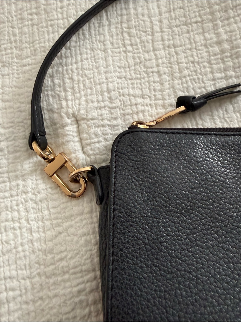 Tory Burch Black Pebbled Leather Crossbody with Gold Hardware - Picture 4 of 11